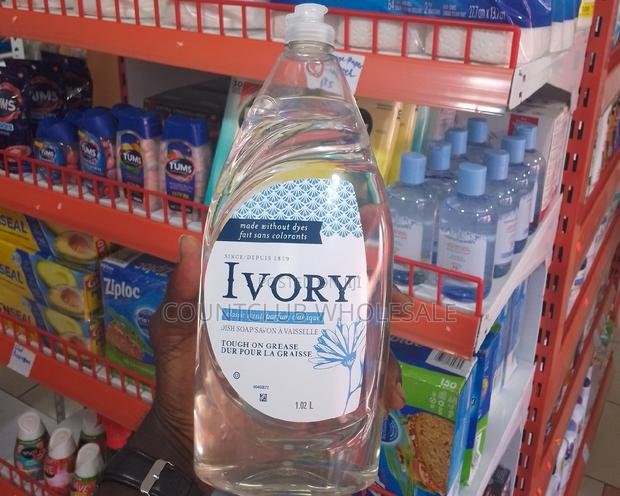 IVORY Classic Scent Dish Soap 1.02L · Photo 1