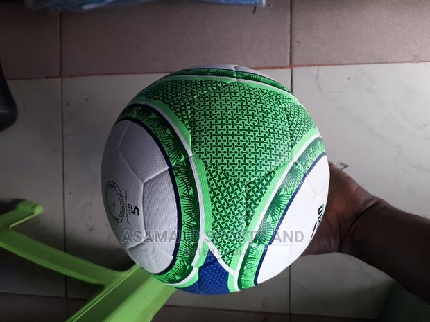 Original Football At Cool Price · Photo 3
