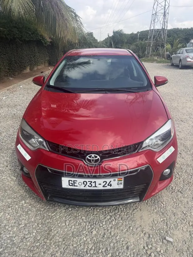 Toyota Corolla LE 4dr Sedan (1.8L 4cyl CVT) 2016 Red · Photo 1