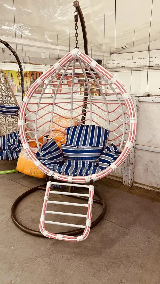 Rattan Hanging Swing Egg Chair · Photo 1