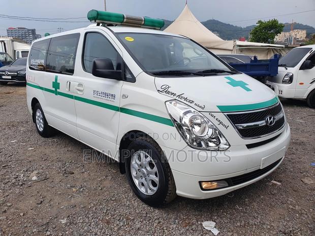 Hyundai Starex 2013 White · Photo 6