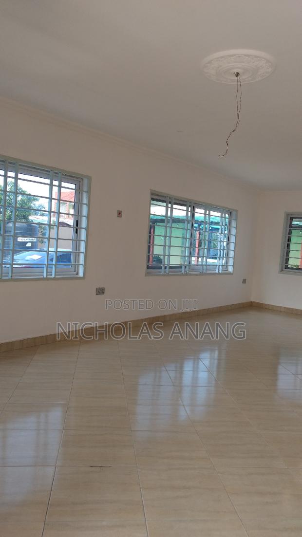3bdrm Apartment in Dorns Properties, New Town for rent · Photo 6