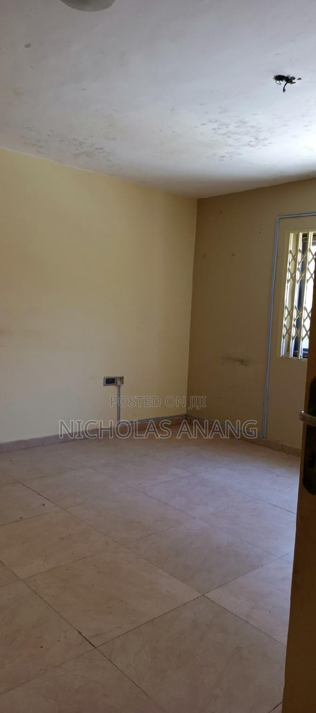 1bdrm Apartment in Dorns Properties, New Town for rent · Photo 5