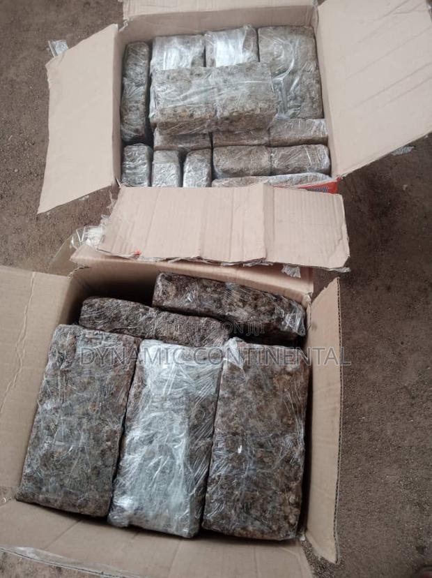 African Black Soap (Alata Soap) · Photo 8