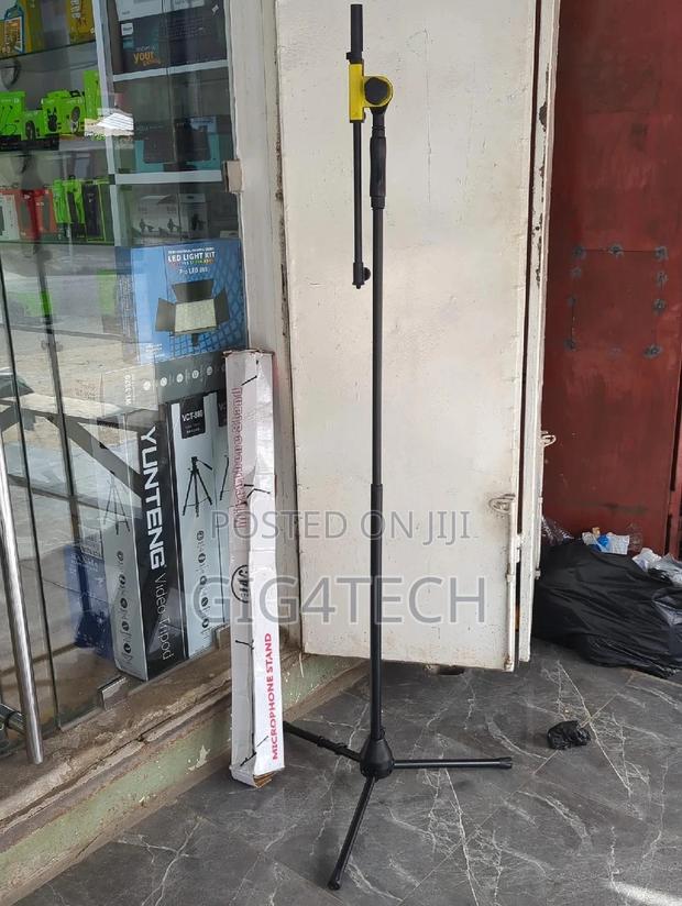 Heavy Duty Microphone Stand With Quick Release · Photo 5