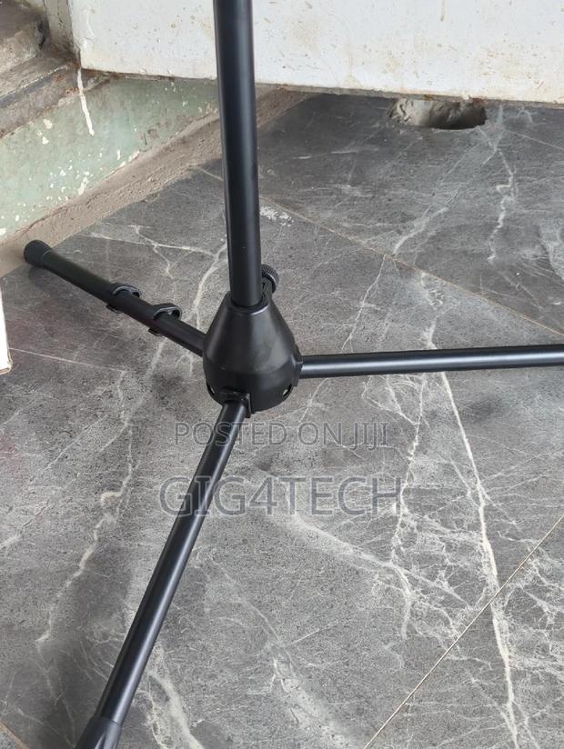 Heavy Duty Microphone Stand With Quick Release · Photo 3