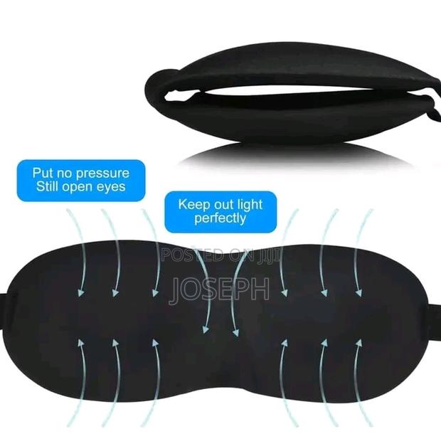 Sleeping Eyes Mask · Photo 2