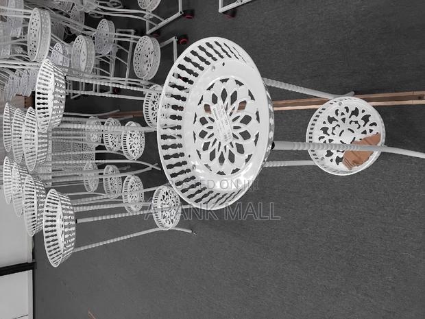 Two Layers Flower Stand · Photo 2