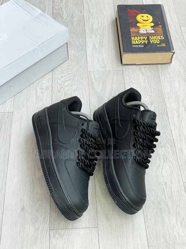 Nike Air Force 1 Thick Laces · Photo 1