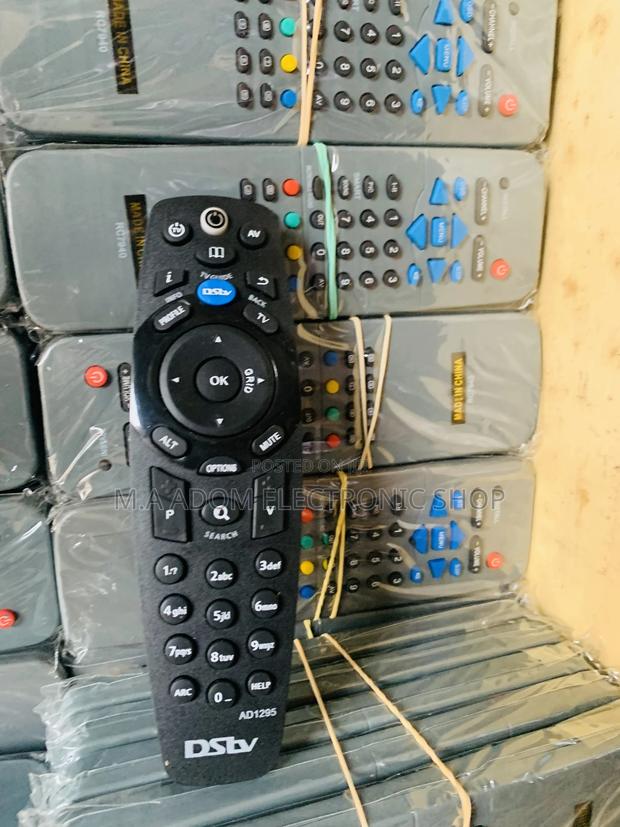 DSTV Remote · Photo 1