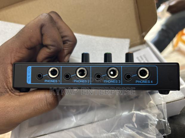 4 Channel HEADPHONES Splitter · Photo 4