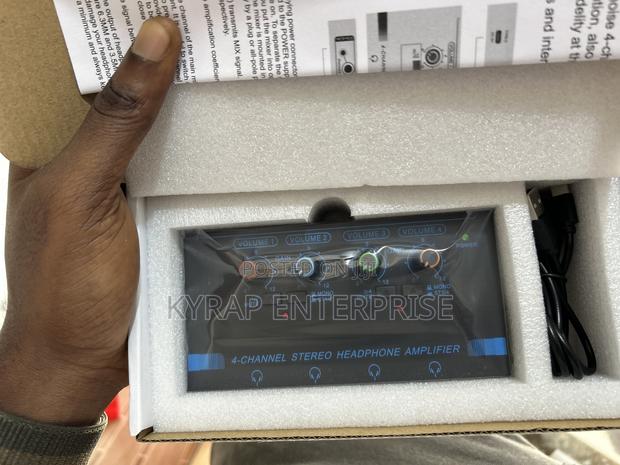4 Channel HEADPHONES Splitter · Photo 2