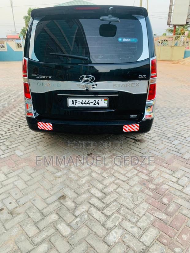 H1 Bus Rental - Van (11 Seater ) · Photo 1