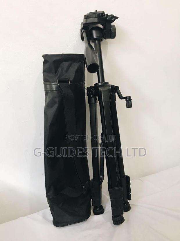 VCT-668 Professional Tripod STAND for Phone and DSLR Camera · Photo 8