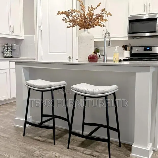 Bar Stool /Grey/Matte Black · Photo 1