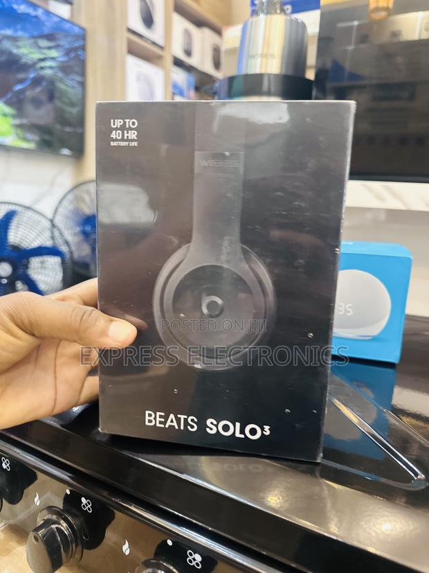 Get a New Black Beat Solo 3 · Photo 1