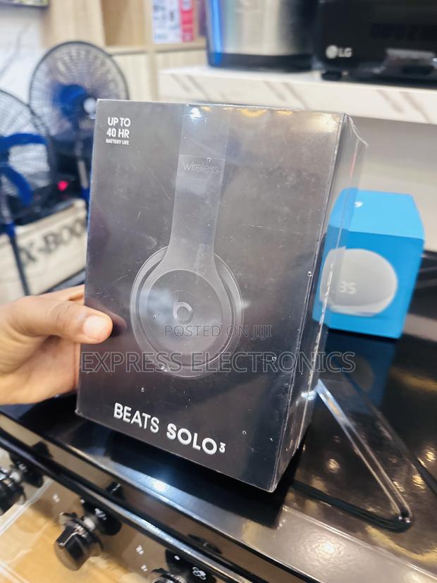Beat Solo 3 Headphones · Photo 1