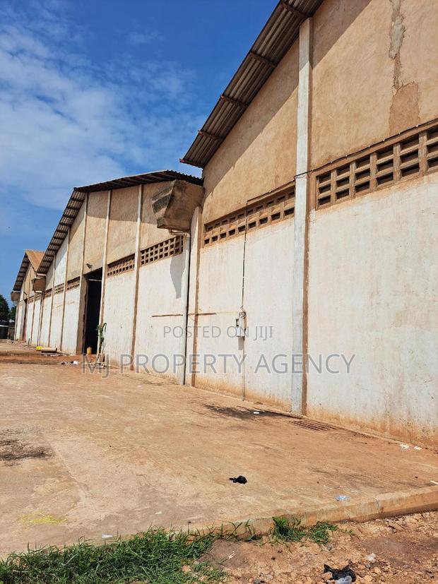 700 SQM Warehouse at Tema · Photo 2