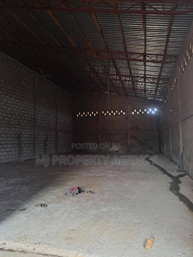 400 SQM Roadside Warehouse · Photo 3