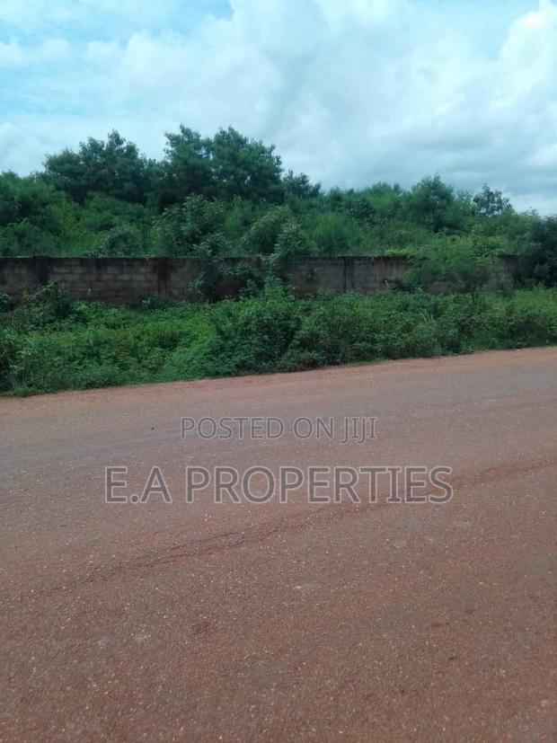 Land for Sale at Lakeside · Photo 1