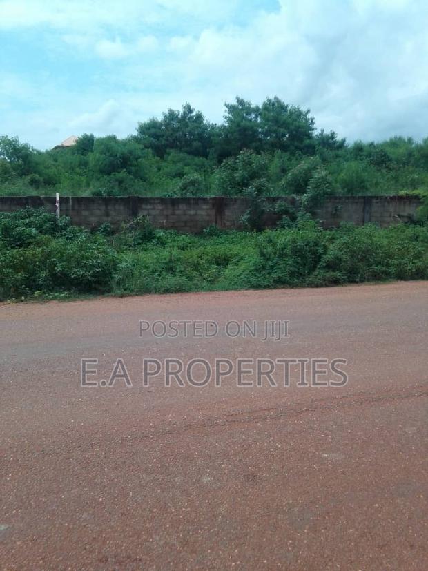 Land for Sale at Lakeside · Photo 2