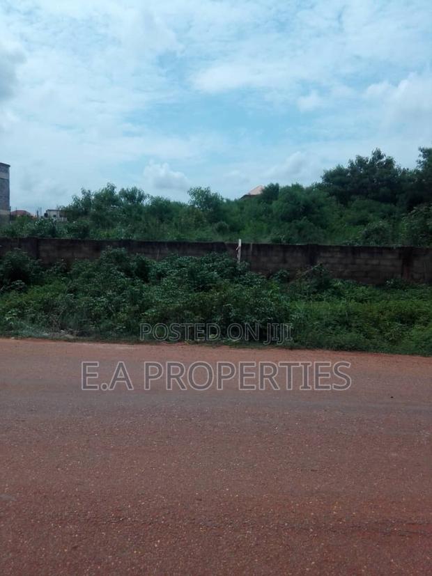Land for Sale at Lakeside · Photo 4