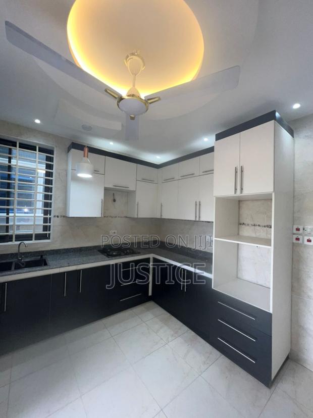 4bdrm Duplex in Ablekuma Odumase for sale · Photo 2