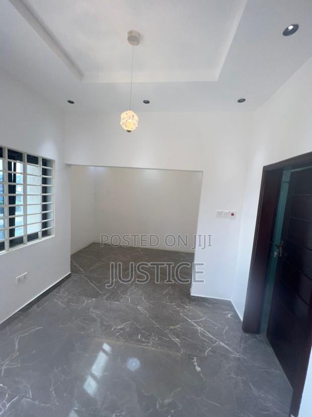 4bdrm Duplex in Ablekuma Odumase for sale · Photo 6
