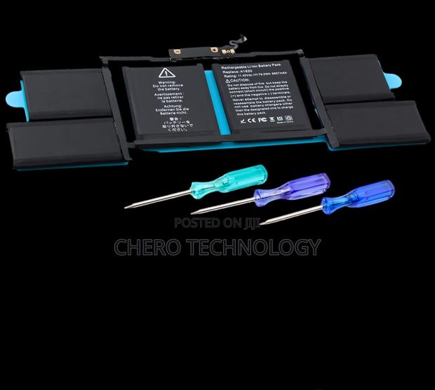 A1820 Battery for Macbook Pro 15" (Late 2016, Mid 2017) · Photo 1