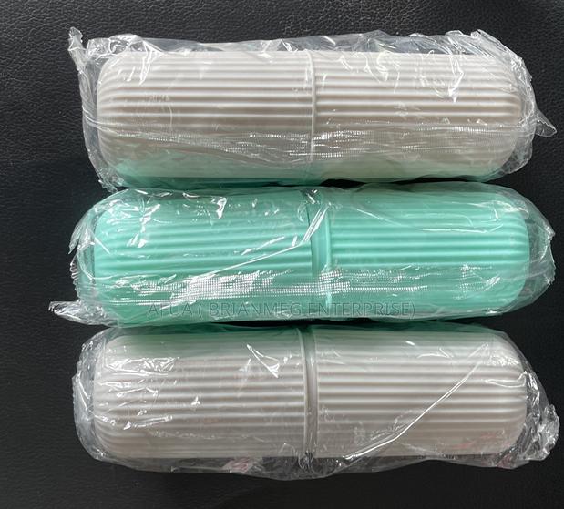Portable Toothbrush Holder · Photo 2