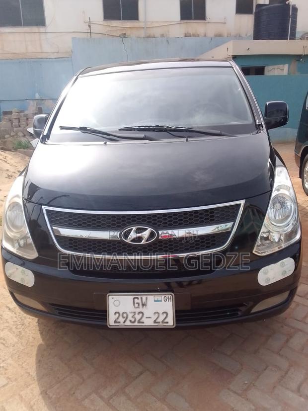 Mini Van for Rent (11 Seater ) - For Tour and Town Riding · Photo 1