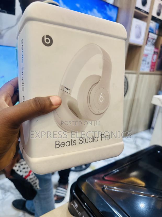 Perfect New Beats Studio Pro Headset · Photo 1