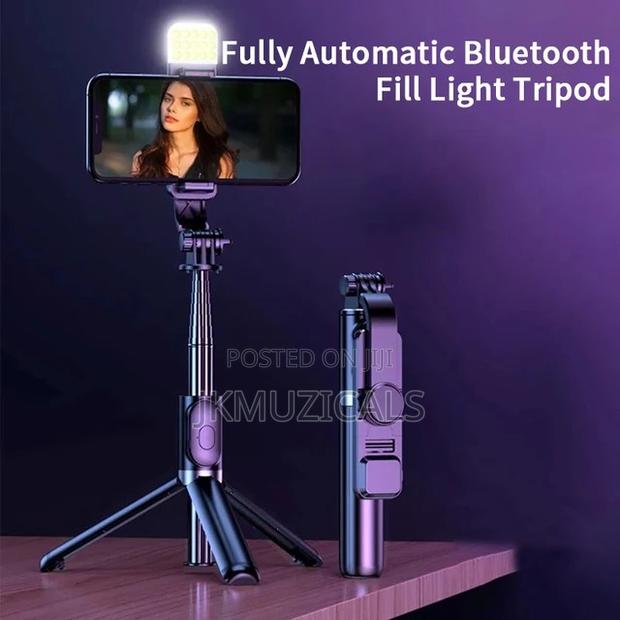 Super Long _ Selfie Stick | 1700mm_ Tripod Stand · Photo 2
