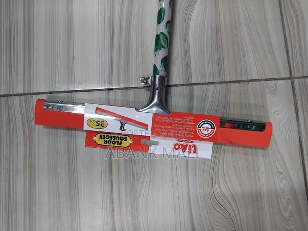 Floor Squeegee · Photo 3