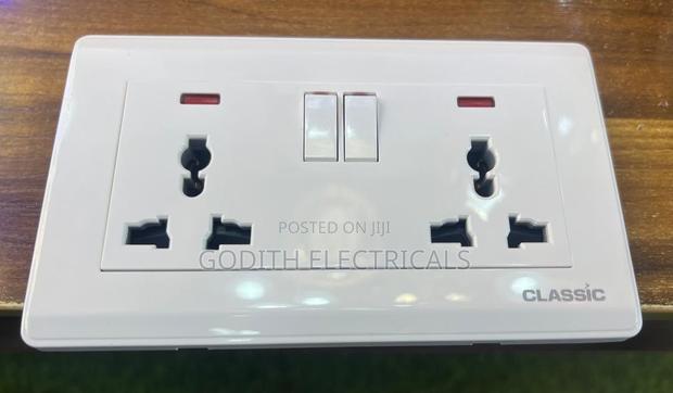 13A Double Socket White · Photo 1