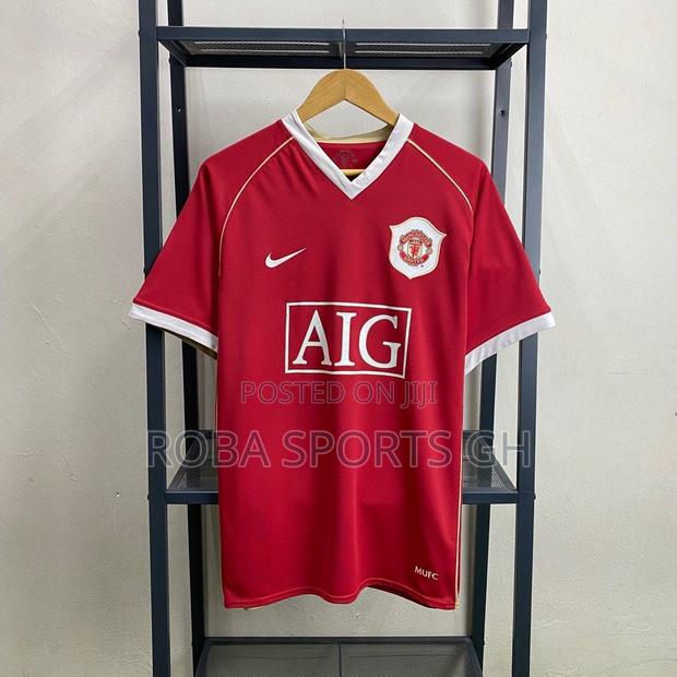 2006/07 Manchester United Retro Home Jersey · Photo 1