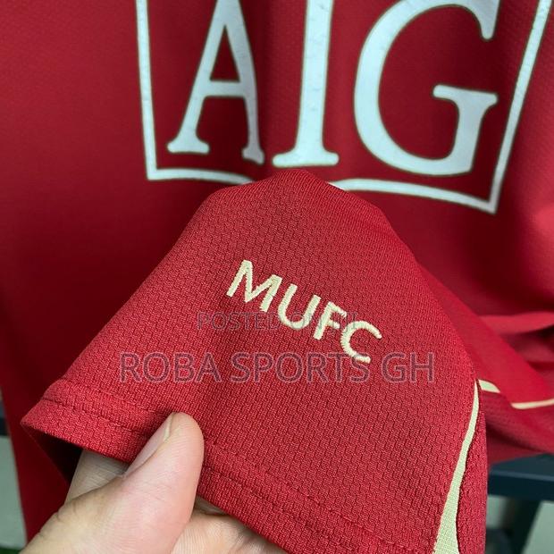 2006/07 Manchester United Retro Home Jersey · Photo 3