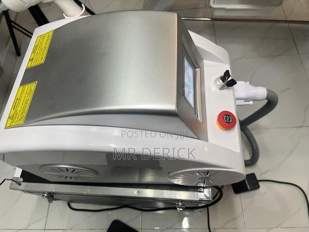 Q- Switch Laser Tattoo Removal Machine · Photo 3