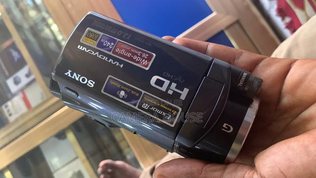 Sony HDR-XR550 Mini Video Camcorder · Photo 2