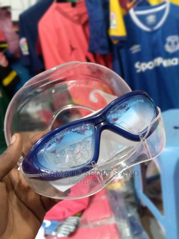 Original Swimming Goggles At Cool Price · Photo 1