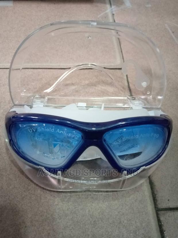 Original Swimming Goggles At Cool Price · Photo 2