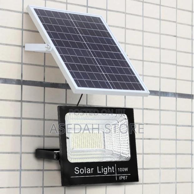 Remote Control Street Solar Light 100w · Photo 2