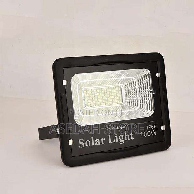 Remote Control Street Solar Light 100w · Photo 3