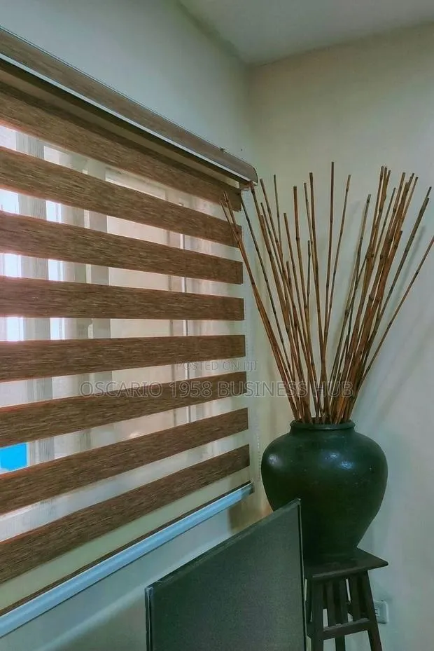 Wooden Brown Window Blinds · Photo 1
