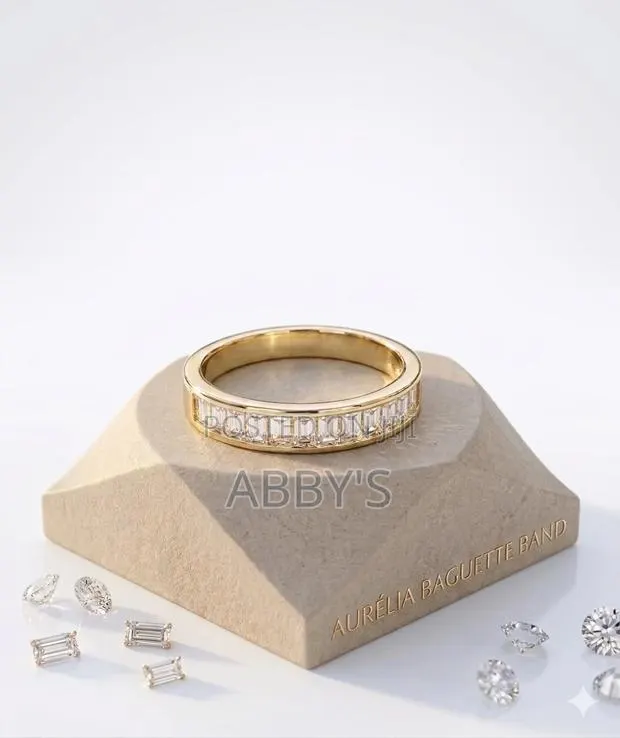 High Grade Stunning Promise/Engagement Ring · Photo 1