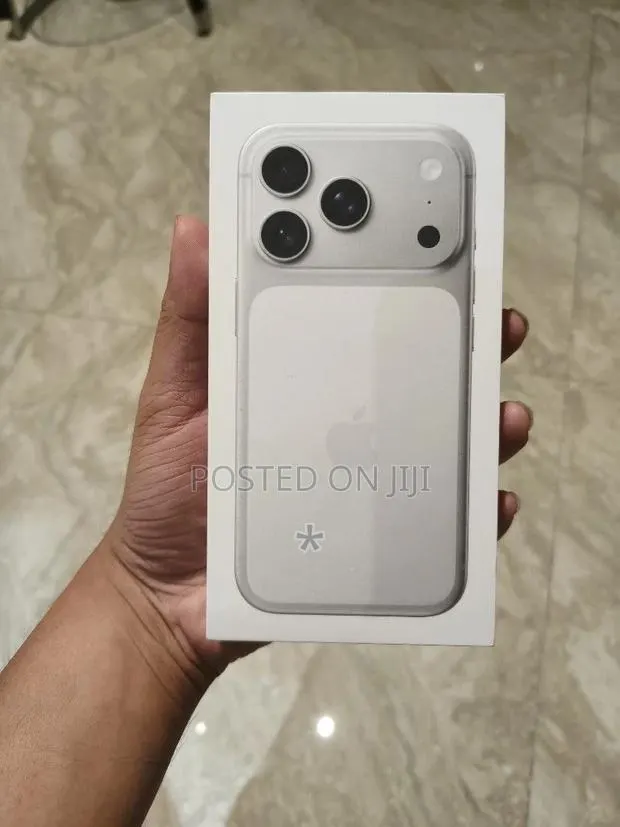 New Apple iPhone 17 Pro Max 512 GB Silver · Photo 1