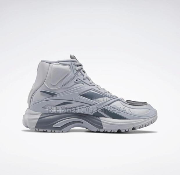 High Quality Branded Reebok Sneakers Available in Stock · Photo 4