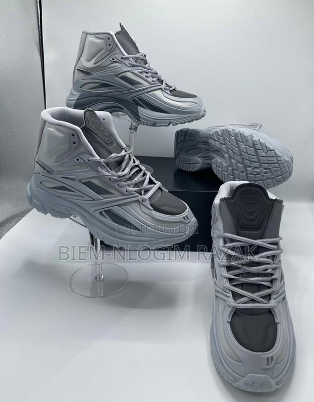 High Quality Branded Reebok Sneakers Available in Stock · Photo 8