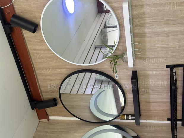Round Mirror Shelf_black White Mirrors With Shelf · Photo 2