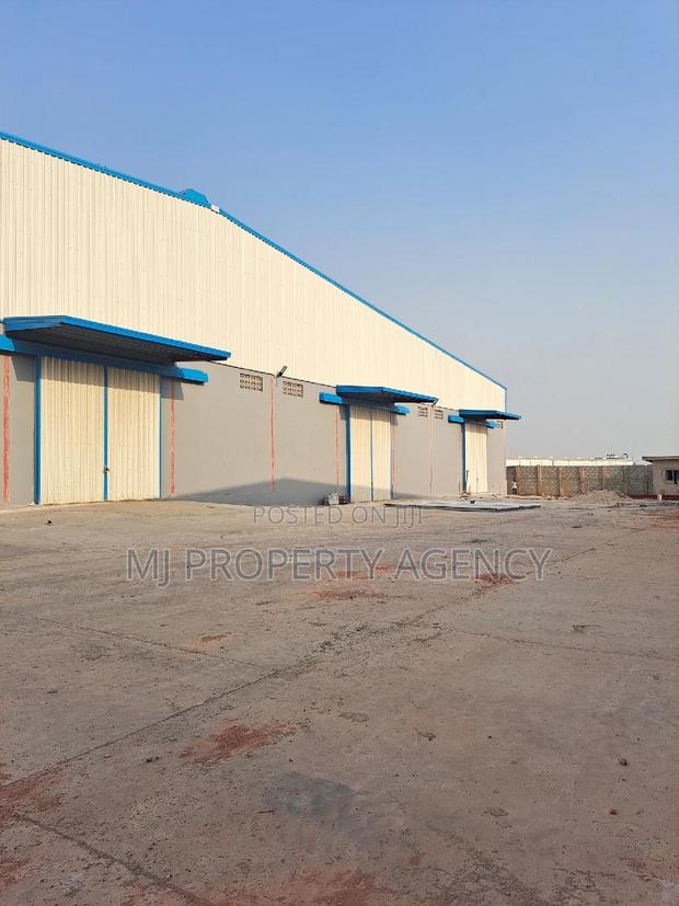 2000 SQM Warehouse at Tema Newly Built · Photo 1